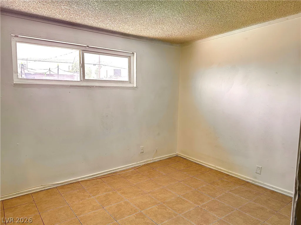 4521 Pacyna, Las Vegas, NV 89122