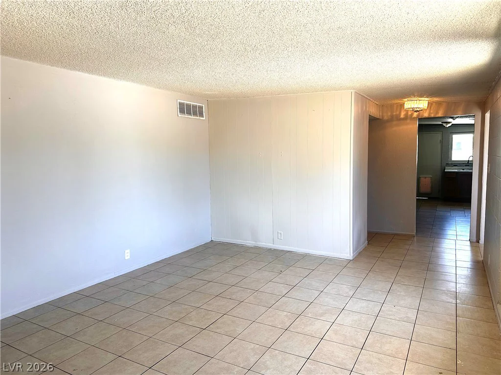4521 Pacyna, Las Vegas, NV 89122