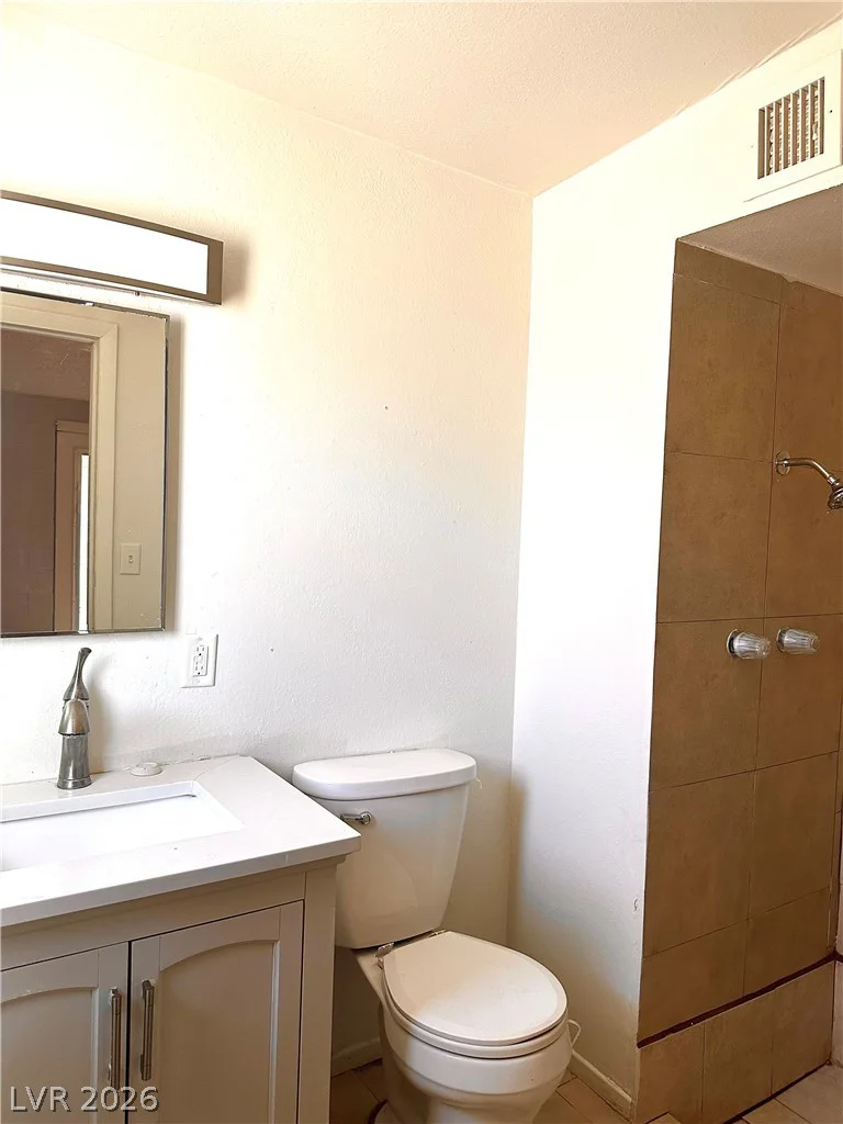 4521 Pacyna, Las Vegas, NV 89122