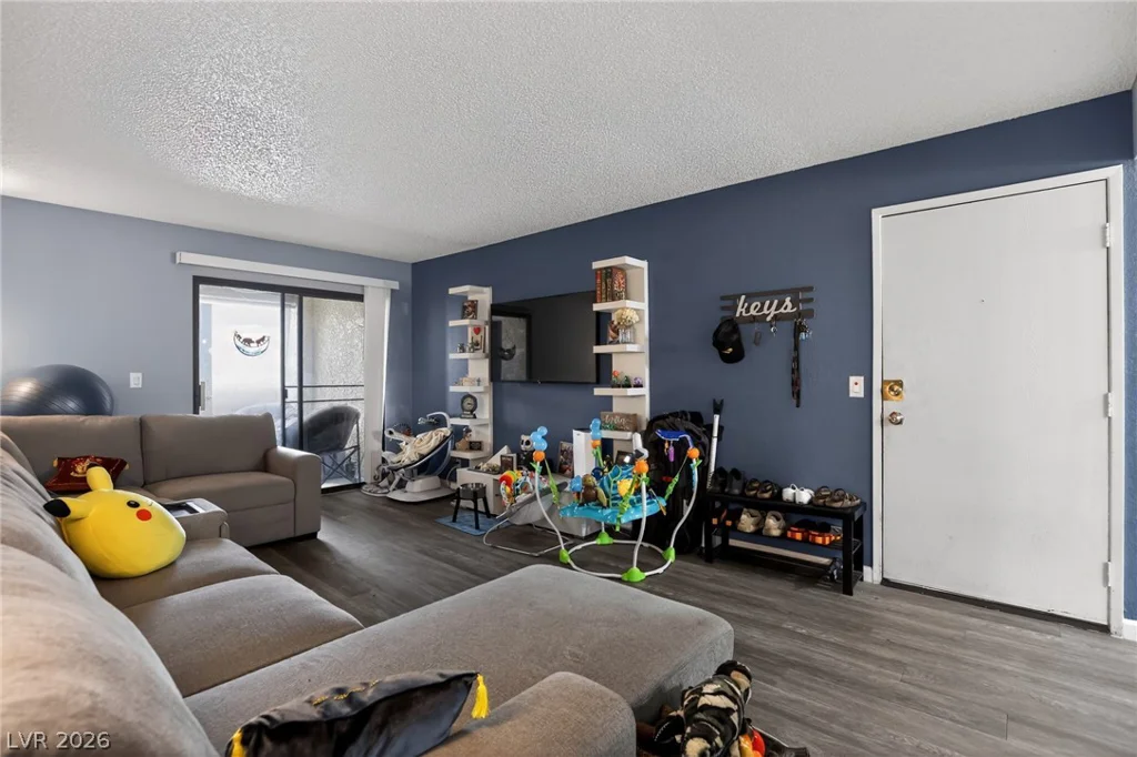 3151 Soaring Gulls, Las Vegas, NV 89128
