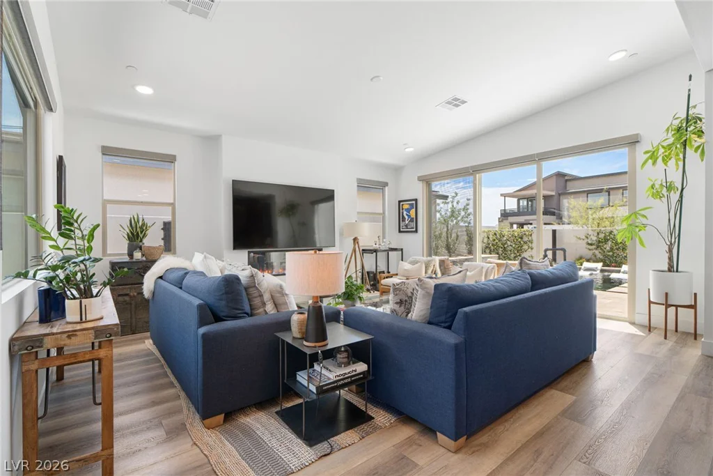 12122 Pink Sunrise, Las Vegas, NV 89138