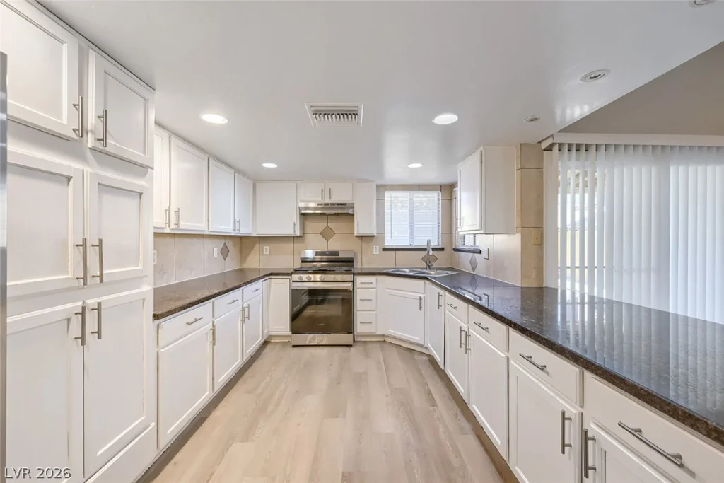 3891 Gulliver, Las Vegas, NV 89115