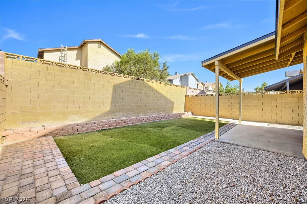 3891 Gulliver, Las Vegas, NV 89115