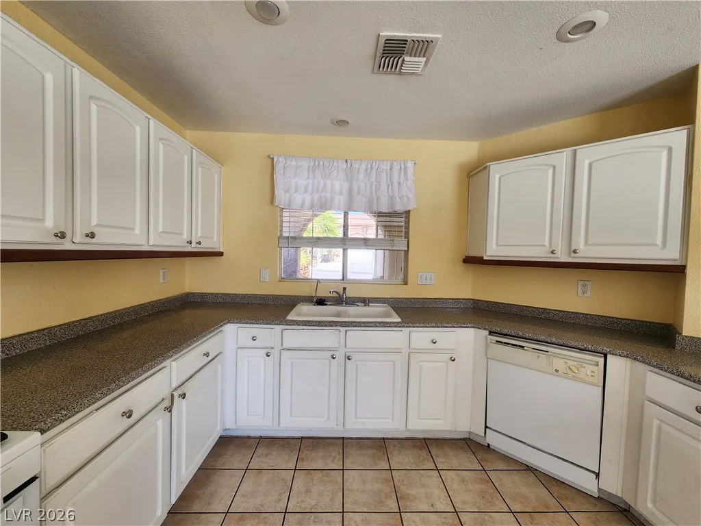 8717 Majestic Pine, Las Vegas, NV 89143