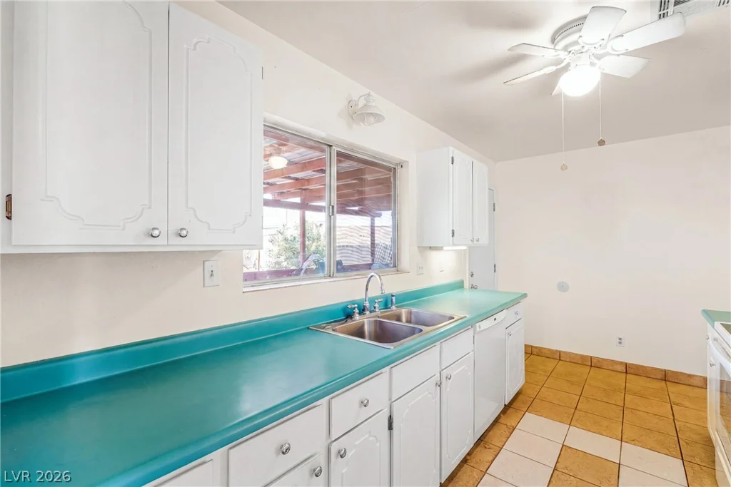 1575 Navajo, Logandale, NV 89021