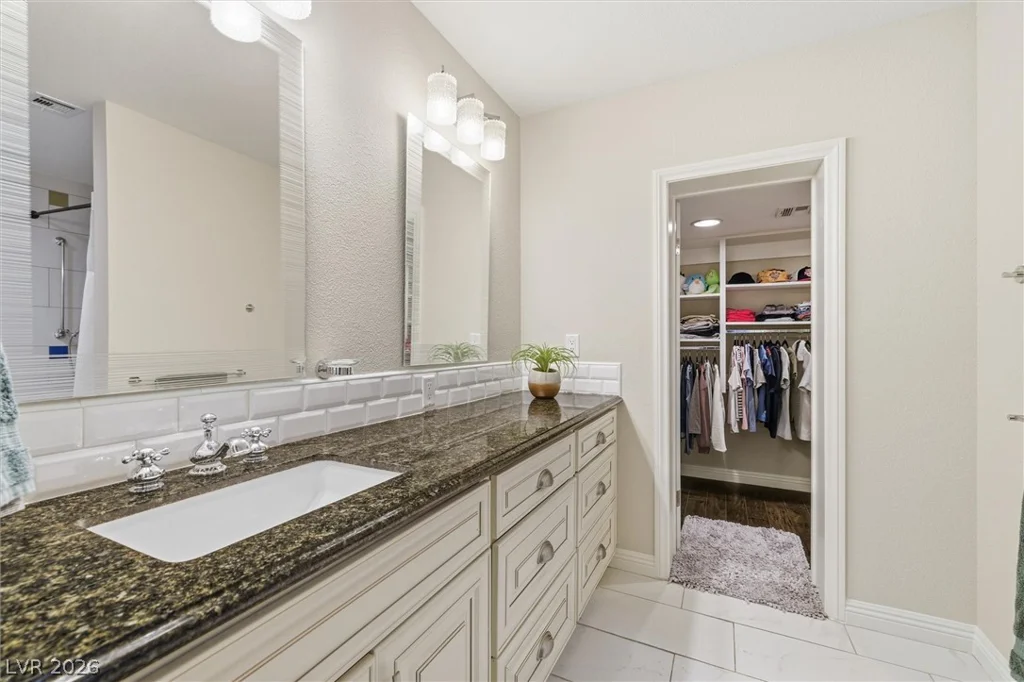 2252 Buckingham, Henderson, NV 89074