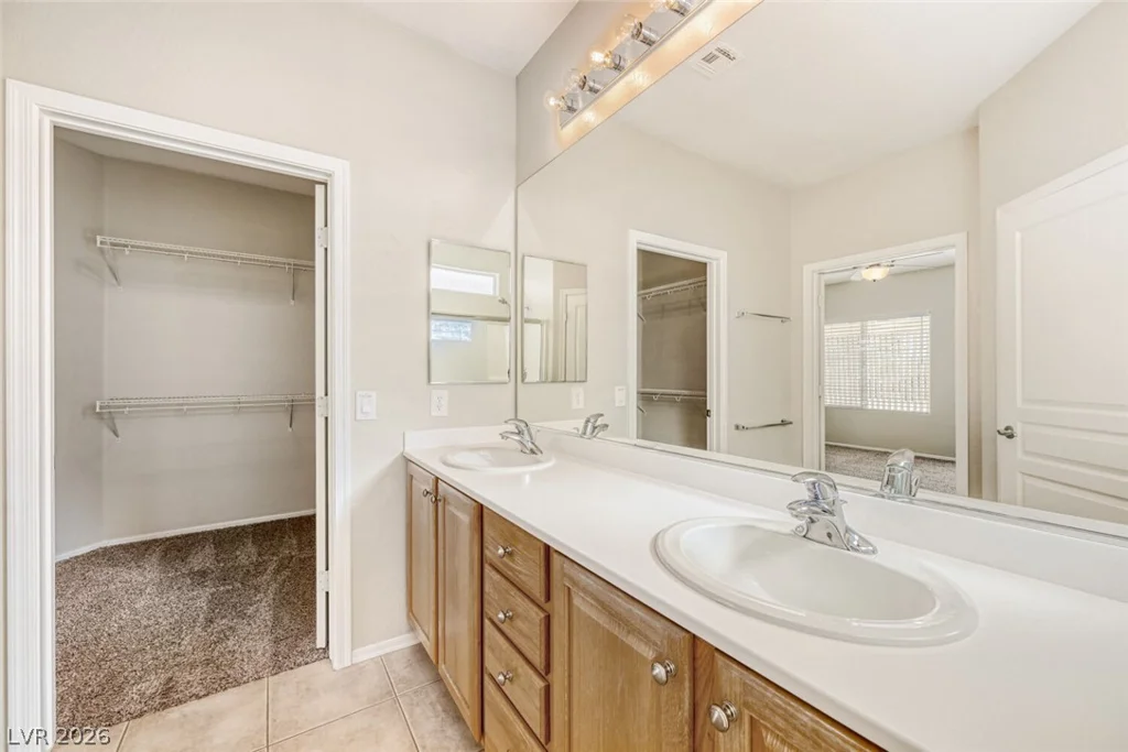 3219 Kingbird, North Las Vegas, NV 89084