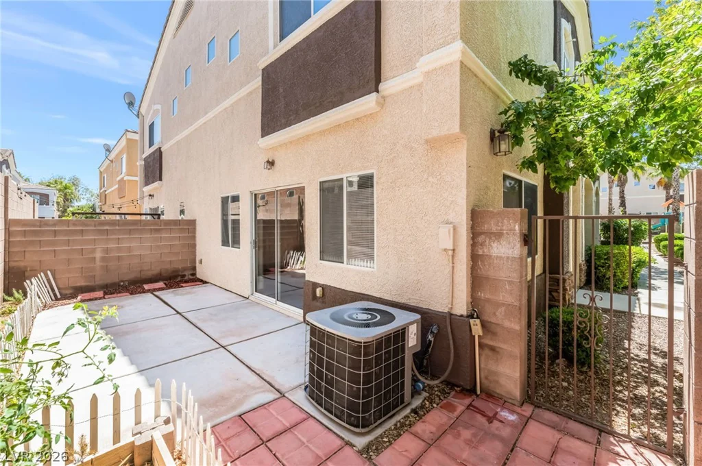9303 Gilcrease, Las Vegas, NV 89149
