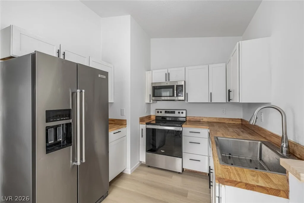 7308 Saybrook Point, Las Vegas, NV 89128