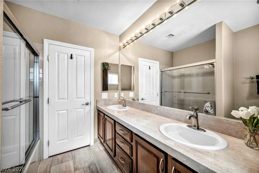 8964 Echo Ridge, Las Vegas, NV 89117