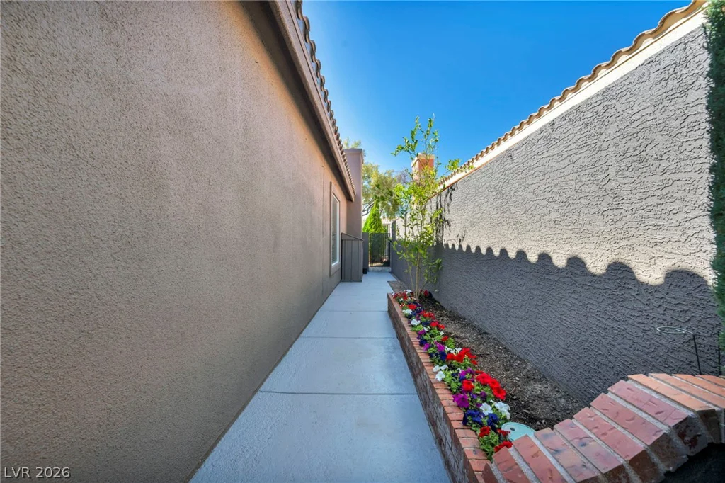 8964 Echo Ridge, Las Vegas, NV 89117