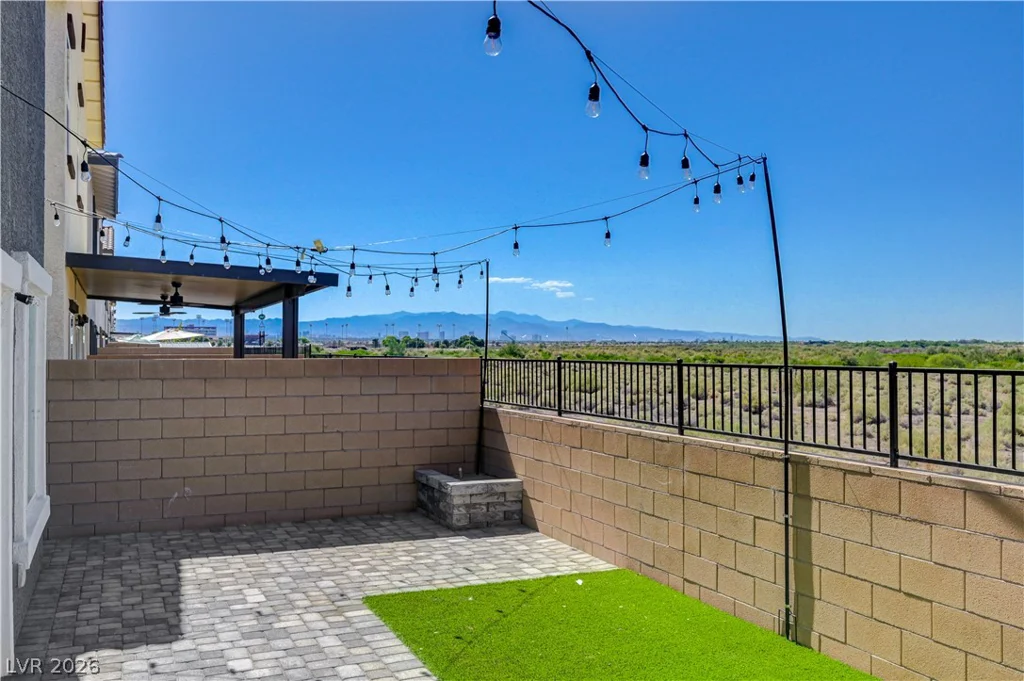 386 Larksong, Henderson, NV 89011