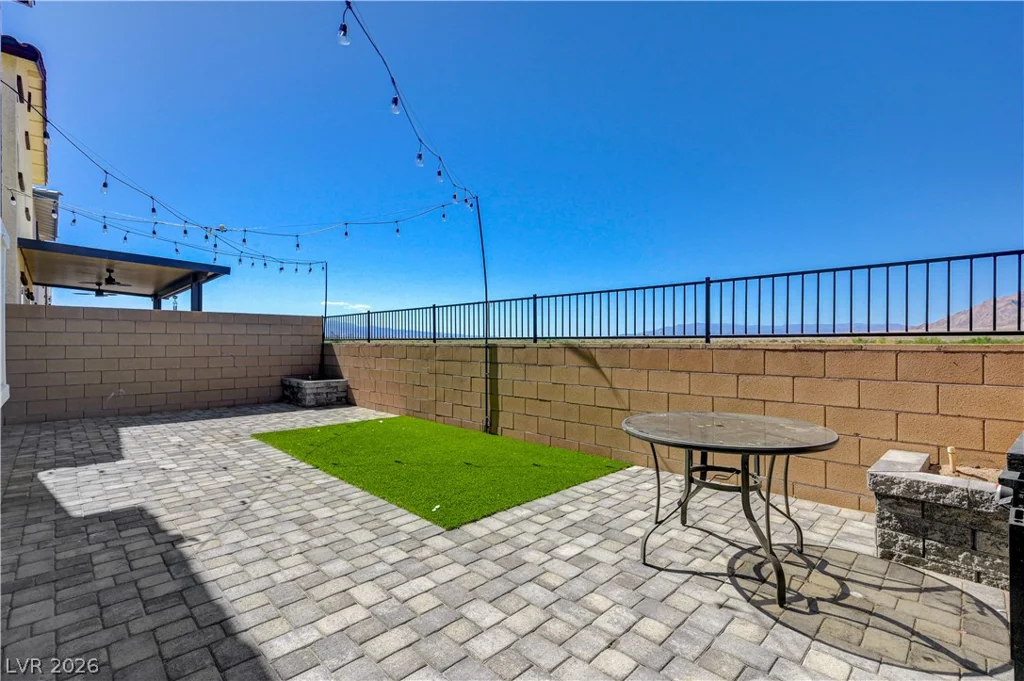 386 Larksong, Henderson, NV 89011