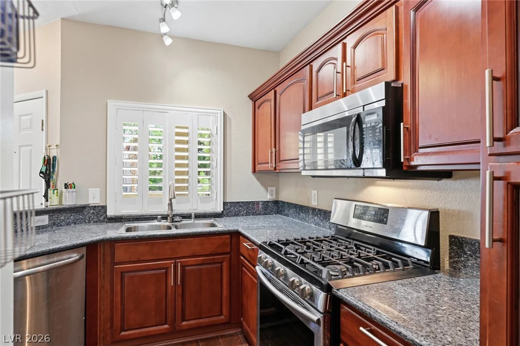 251 Green Valley, Henderson, NV 89012