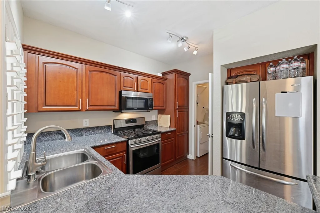 251 Green Valley, Henderson, NV 89012