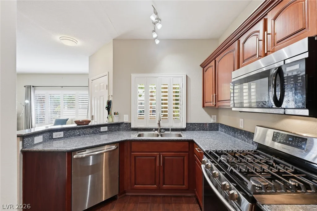 251 Green Valley, Henderson, NV 89012