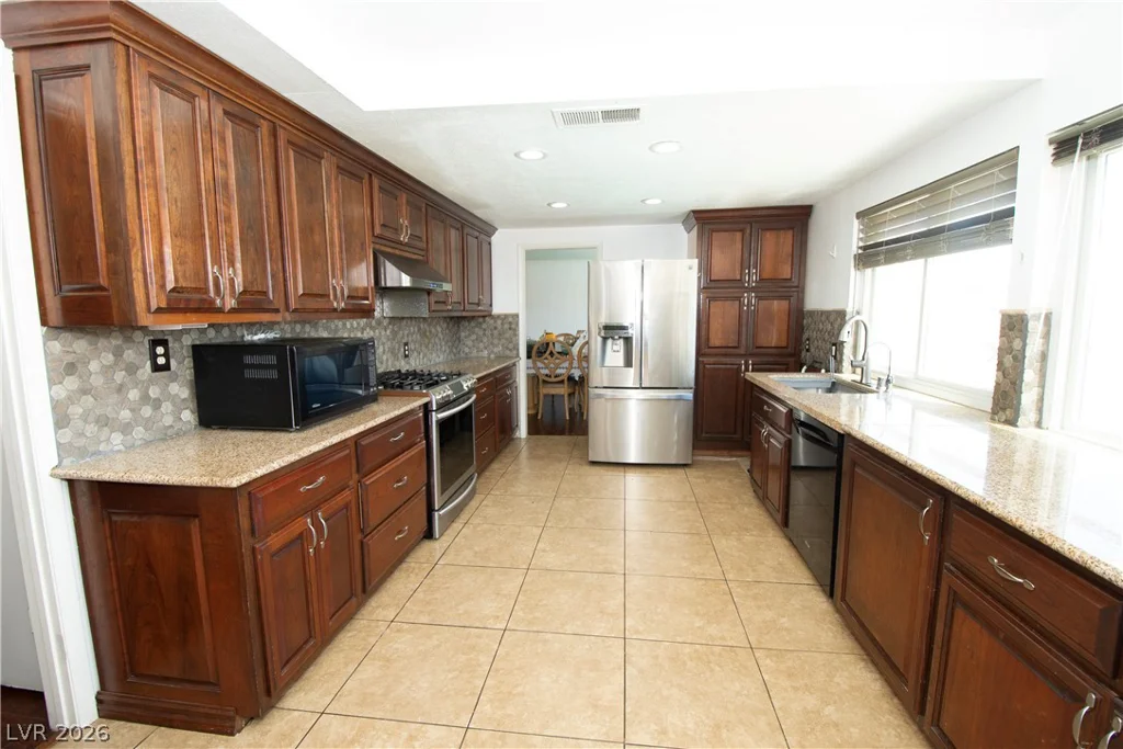 6785 Groveview, Las Vegas, NV 89103