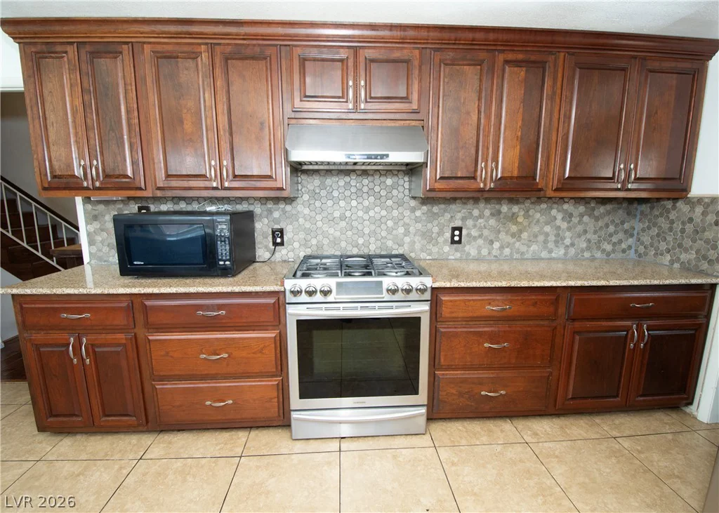 6785 Groveview, Las Vegas, NV 89103
