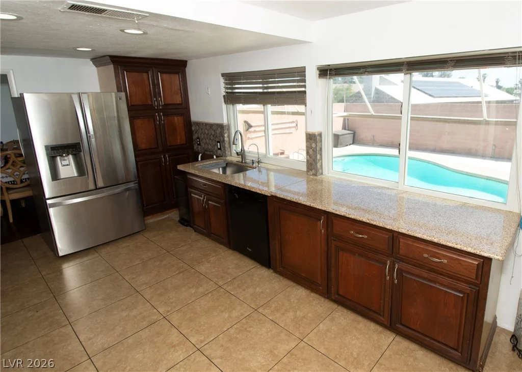 6785 Groveview, Las Vegas, NV 89103