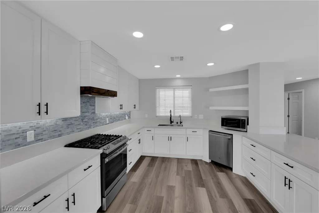 7829 Falling Pines, Las Vegas, NV 89143