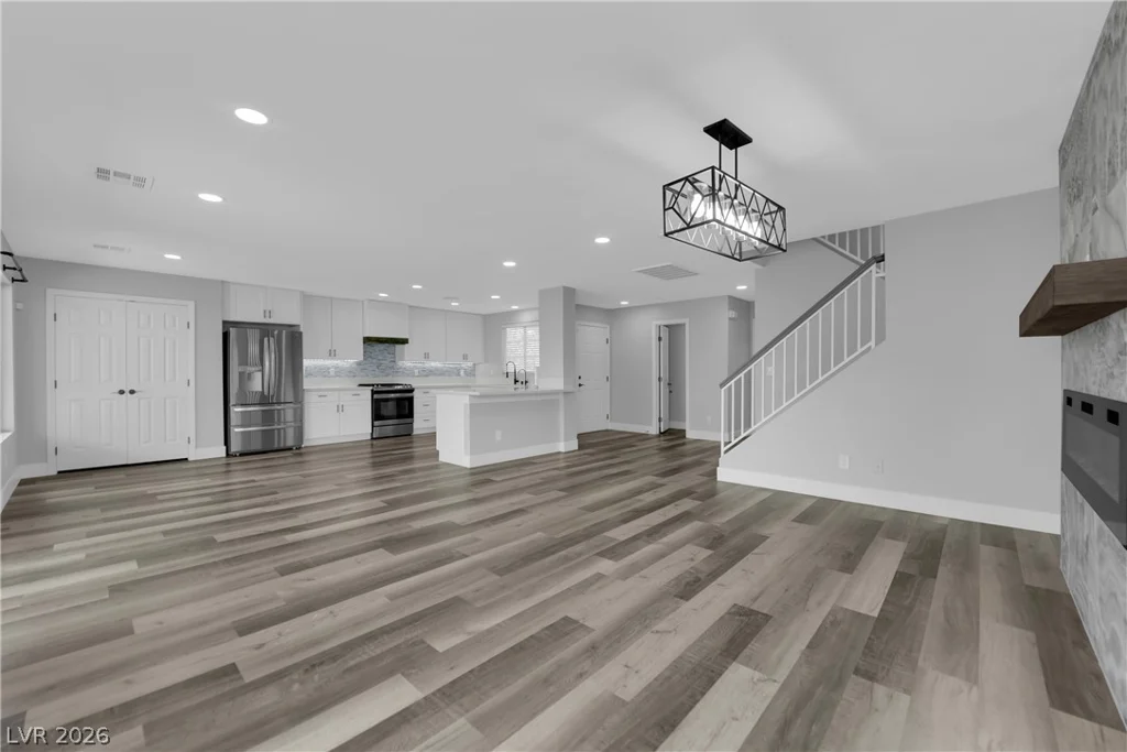 7829 Falling Pines, Las Vegas, NV 89143