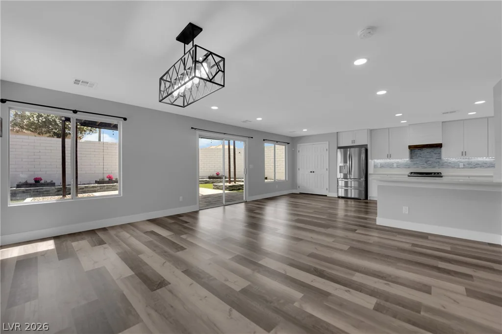 7829 Falling Pines, Las Vegas, NV 89143
