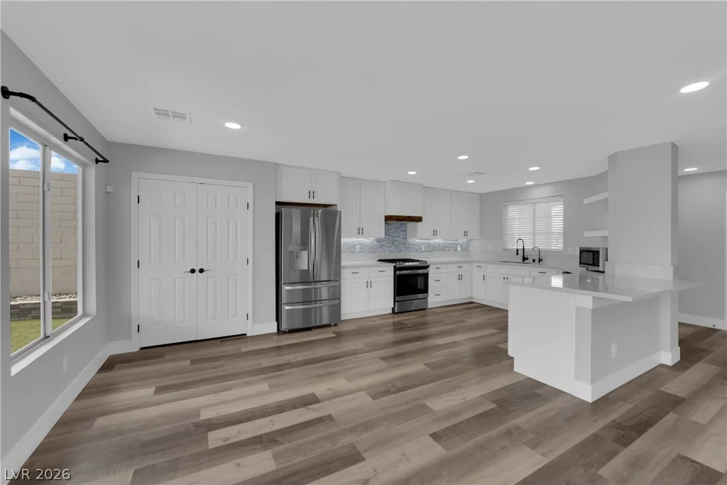 7829 Falling Pines, Las Vegas, NV 89143