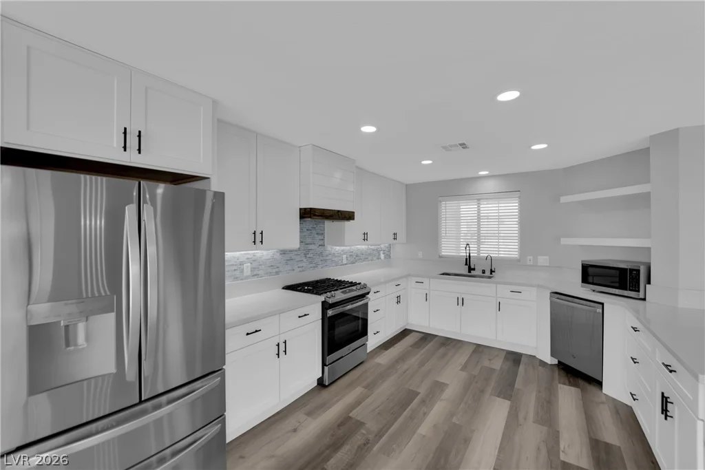 7829 Falling Pines, Las Vegas, NV 89143