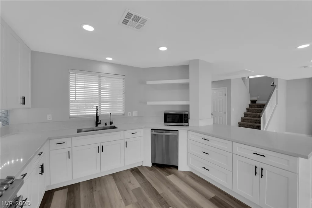 7829 Falling Pines, Las Vegas, NV 89143