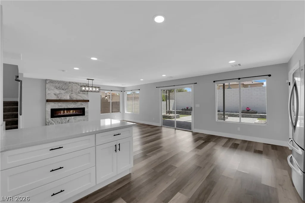 7829 Falling Pines, Las Vegas, NV 89143