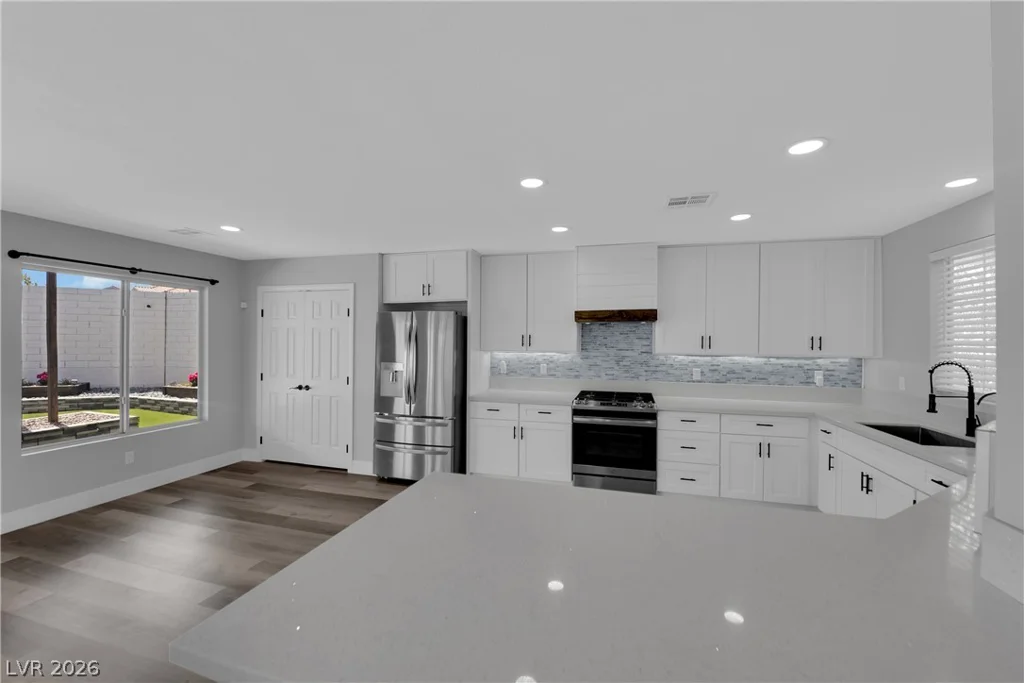 7829 Falling Pines, Las Vegas, NV 89143