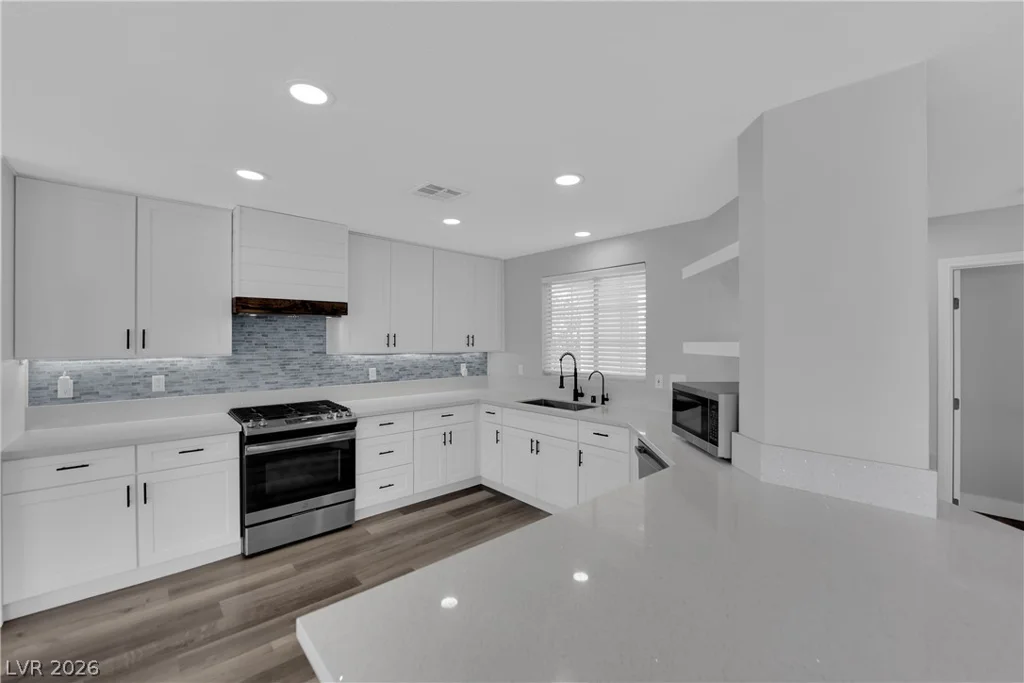 7829 Falling Pines, Las Vegas, NV 89143