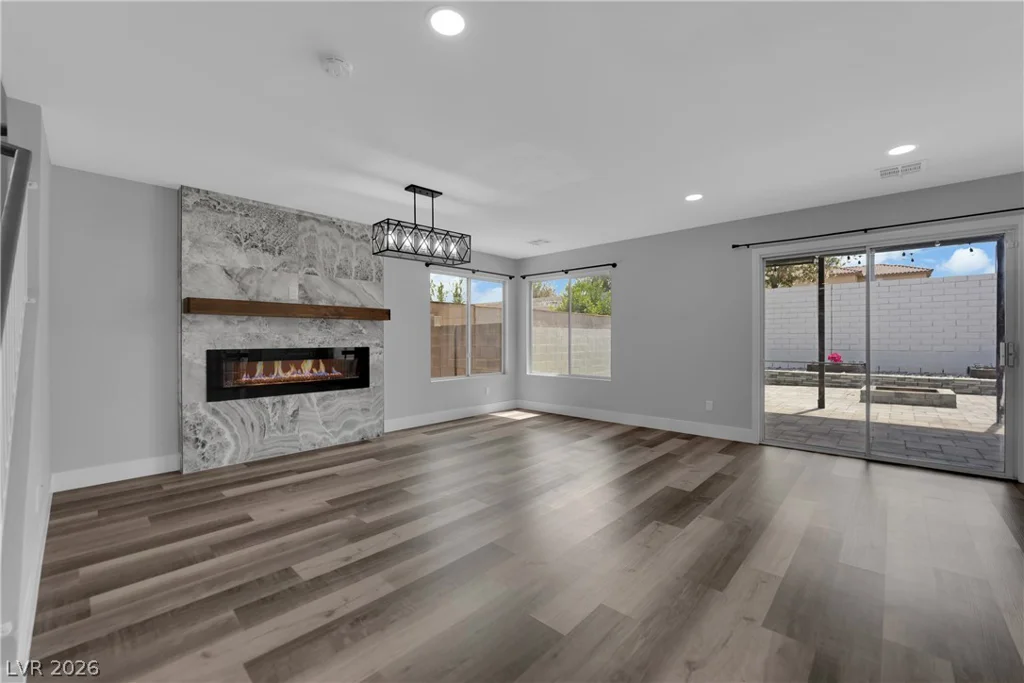7829 Falling Pines, Las Vegas, NV 89143