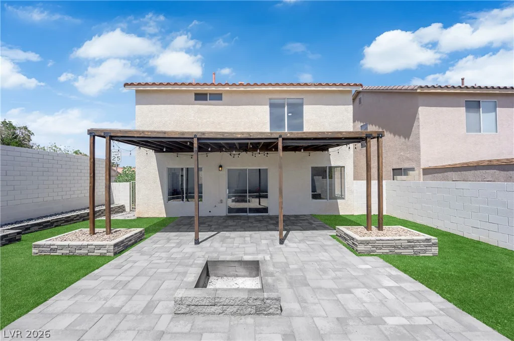 7829 Falling Pines, Las Vegas, NV 89143