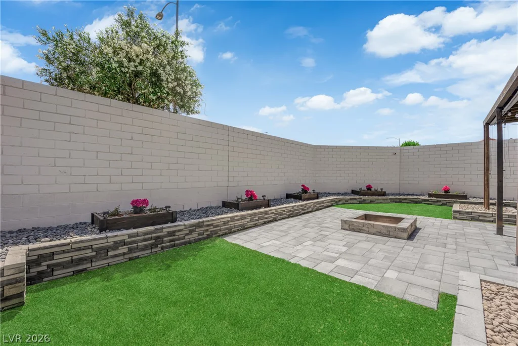 7829 Falling Pines, Las Vegas, NV 89143