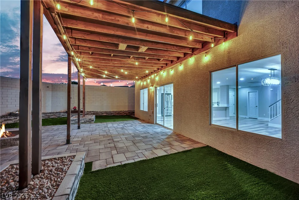 7829 Falling Pines, Las Vegas, NV 89143