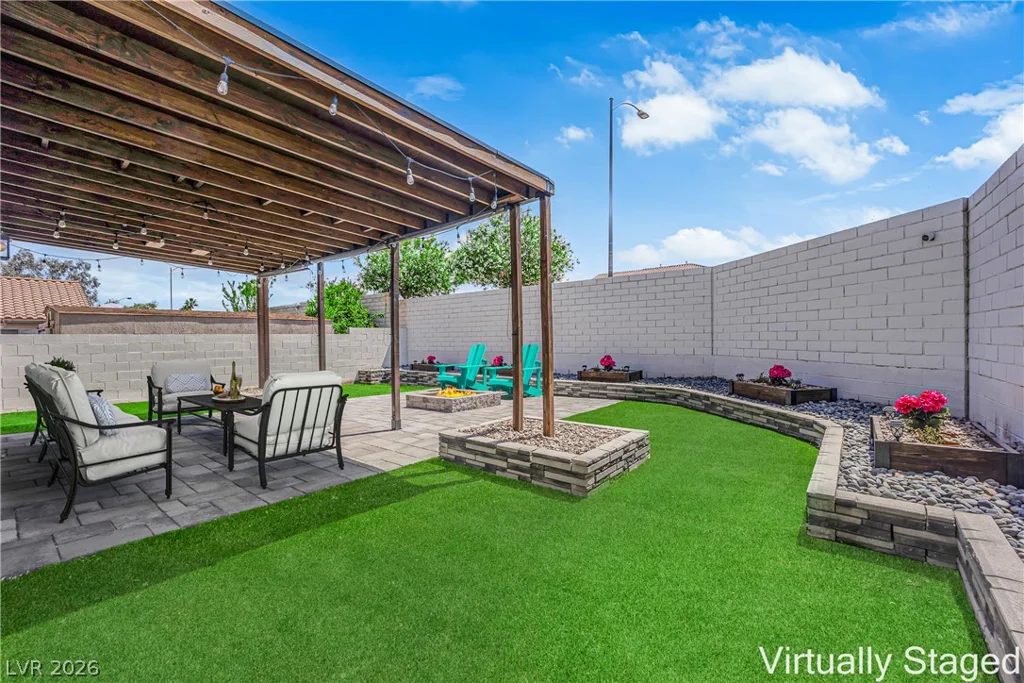 7829 Falling Pines, Las Vegas, NV 89143