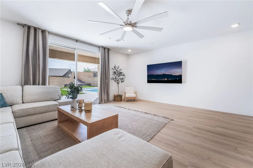 2280 Lazlo Point, Henderson, NV 89044
