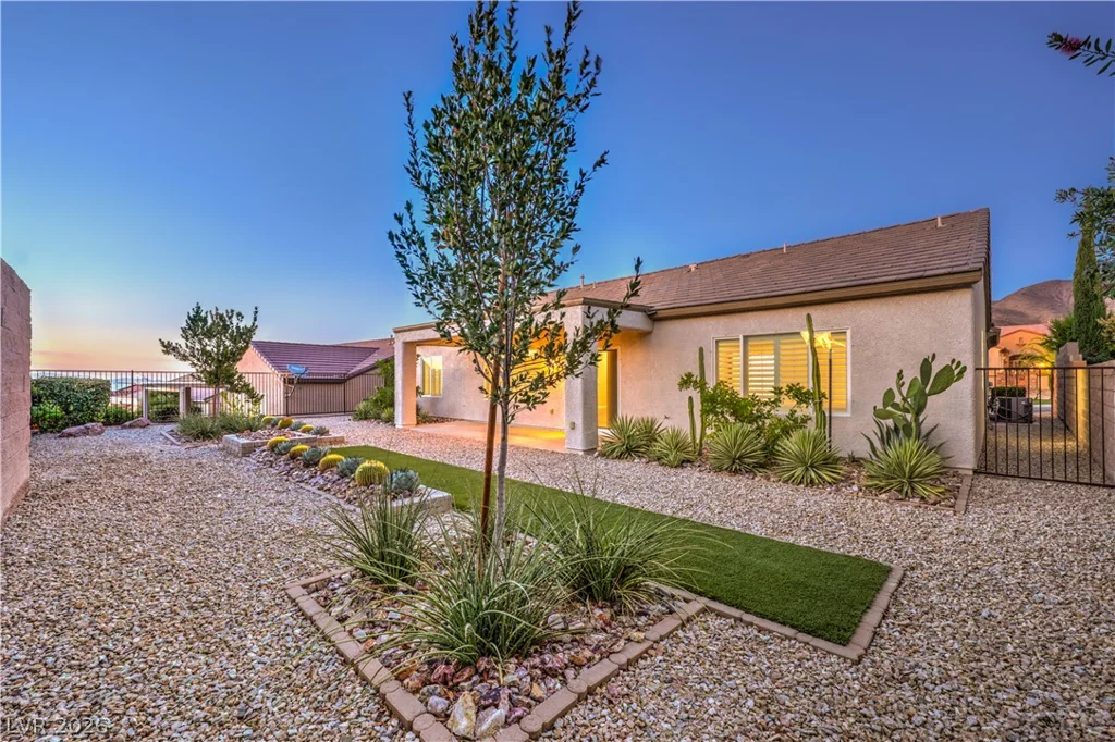2369 Orangeburg, Henderson, NV 89044