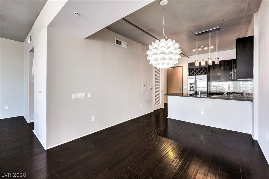 353 Bonneville, Las Vegas, NV 89101