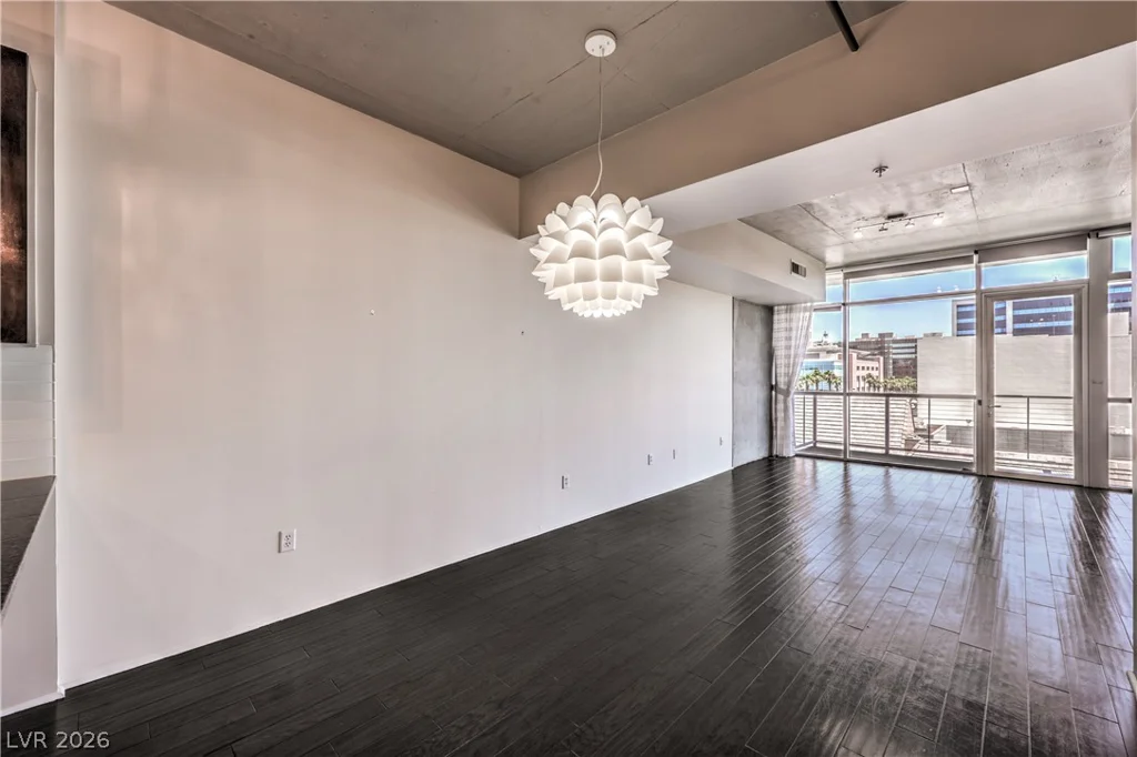 353 Bonneville, Las Vegas, NV 89101