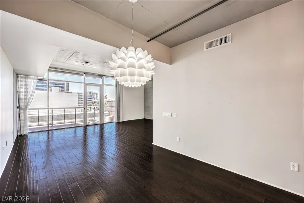 353 Bonneville, Las Vegas, NV 89101