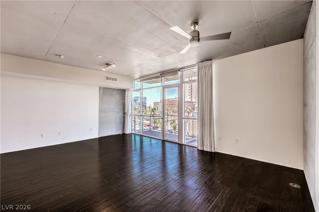 353 Bonneville, Las Vegas, NV 89101
