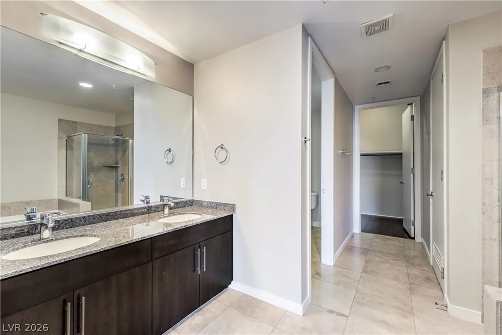 353 Bonneville, Las Vegas, NV 89101