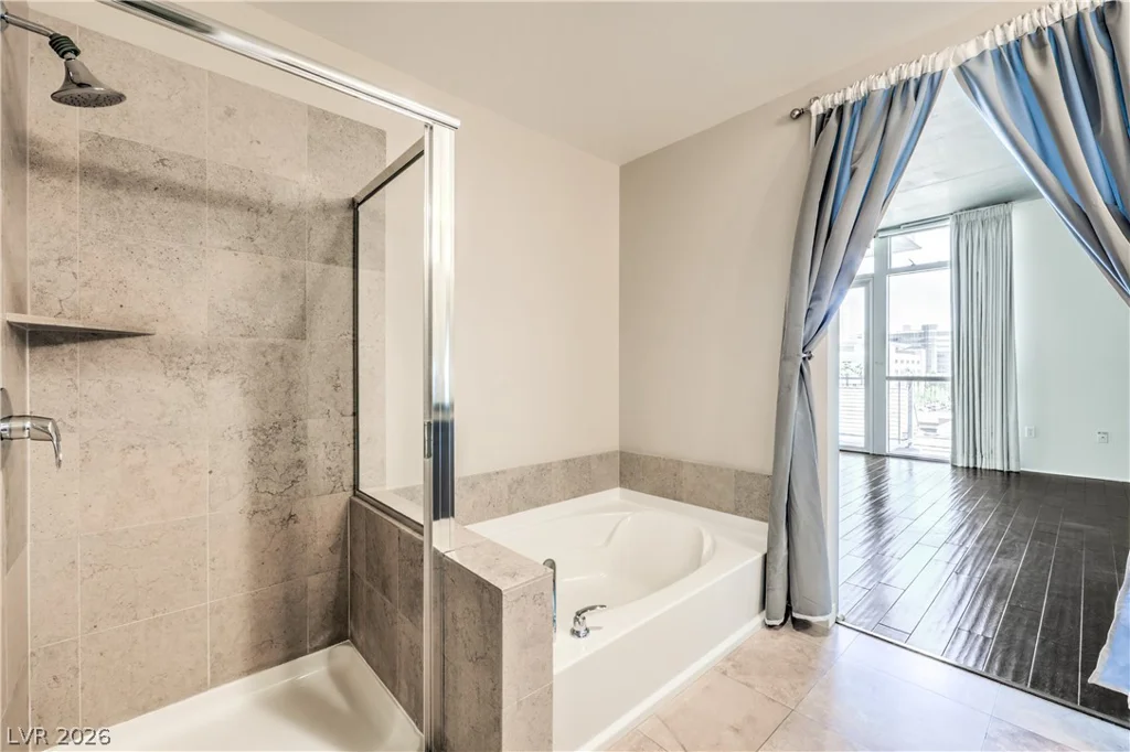 353 Bonneville, Las Vegas, NV 89101