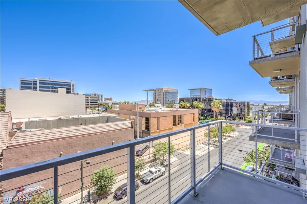 353 Bonneville, Las Vegas, NV 89101