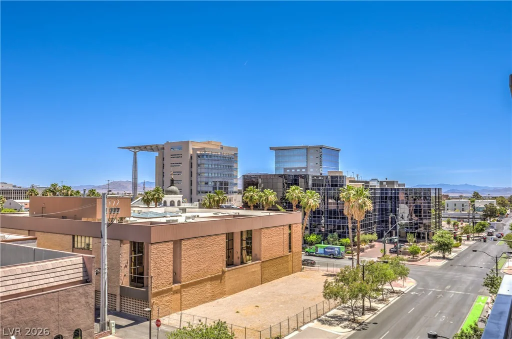 353 Bonneville, Las Vegas, NV 89101