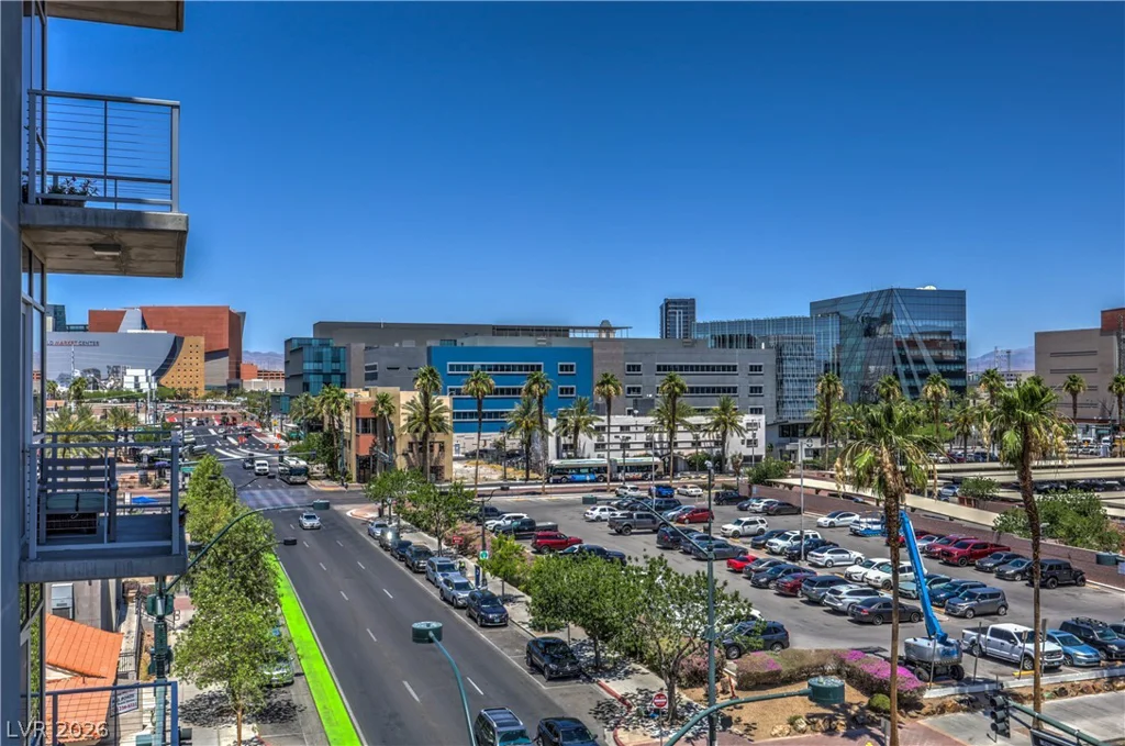 353 Bonneville, Las Vegas, NV 89101