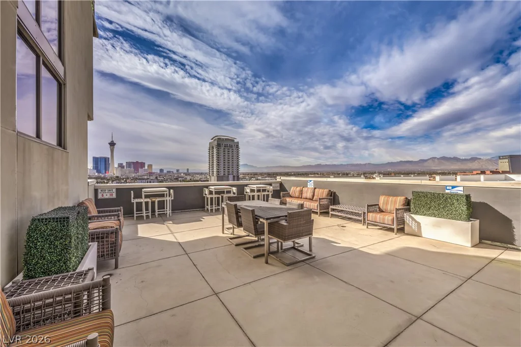 353 Bonneville, Las Vegas, NV 89101