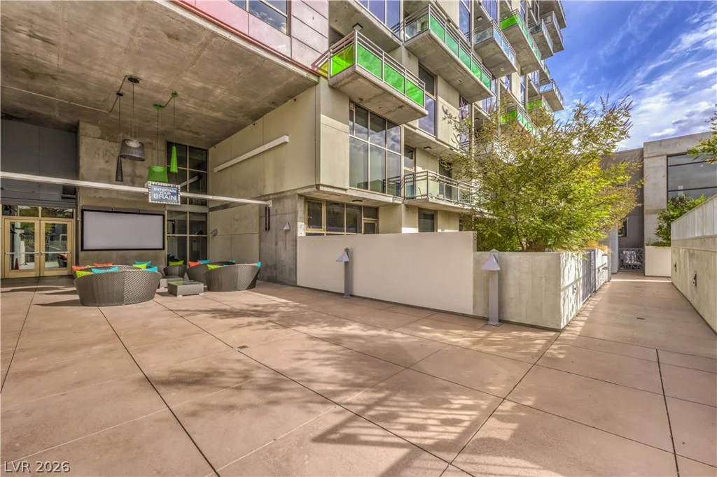 353 Bonneville, Las Vegas, NV 89101